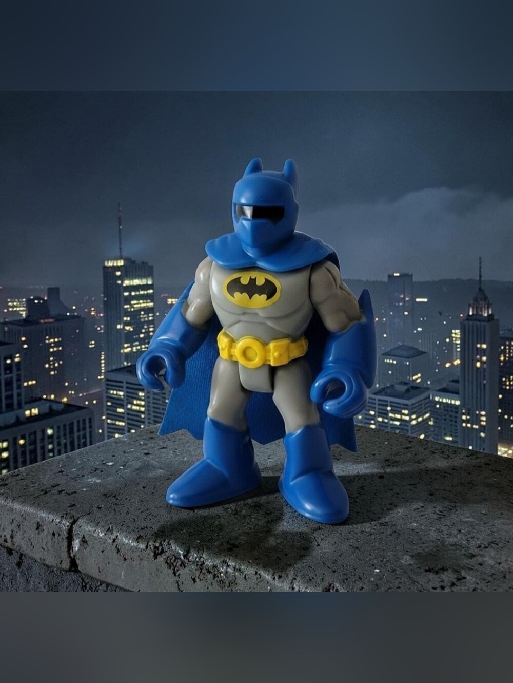 Fisher-Price Imaginext 3" Batman Classic Blue & Gray Suit W/ Helmet/Cape Figure.